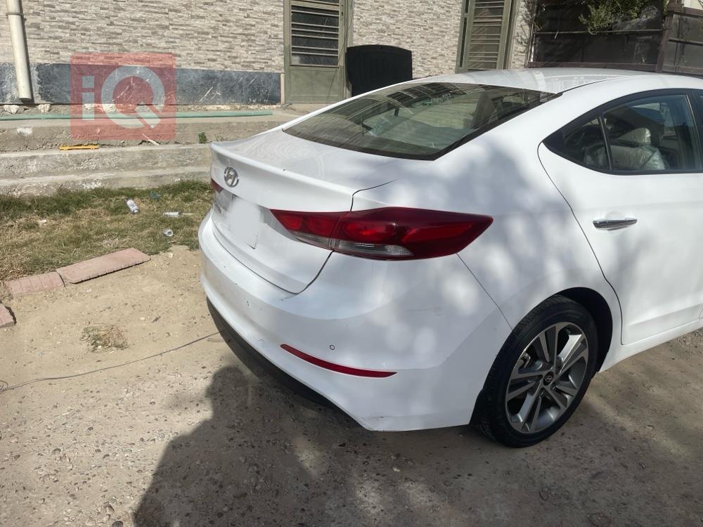 هیۆندای ئەلەنترا